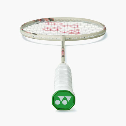 YONEX Nanoflare 700 Play, light beige, 4U/G5, Werksbesaitung